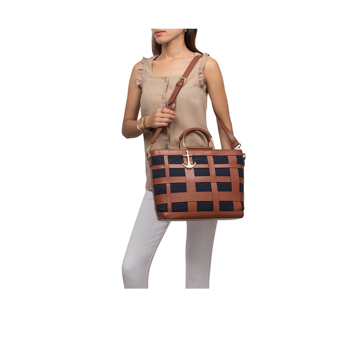 Gabrielle 03 L Leather Basket Bag