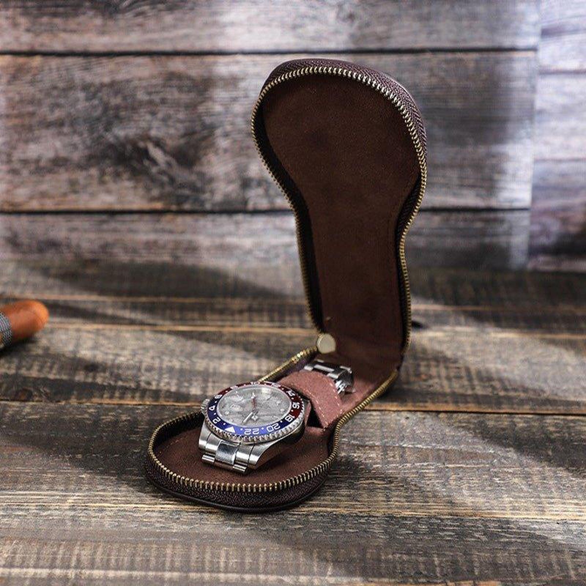 Woosir Leather Single Watch Case with Zipper for Men